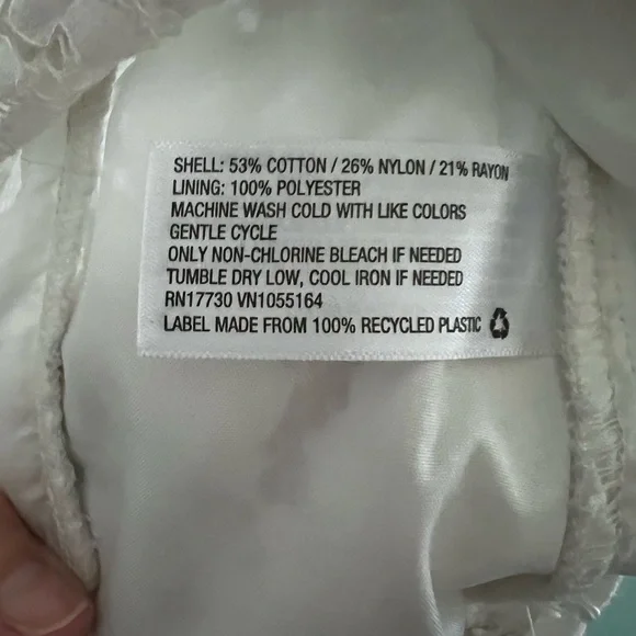 Woman’s cream lace blouse top. Size small - Picture 5 of 8